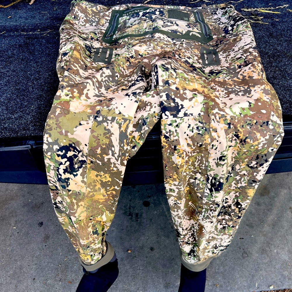 Simms River camo waders size XL REG.  Boot size 12.  No leaks or tears.